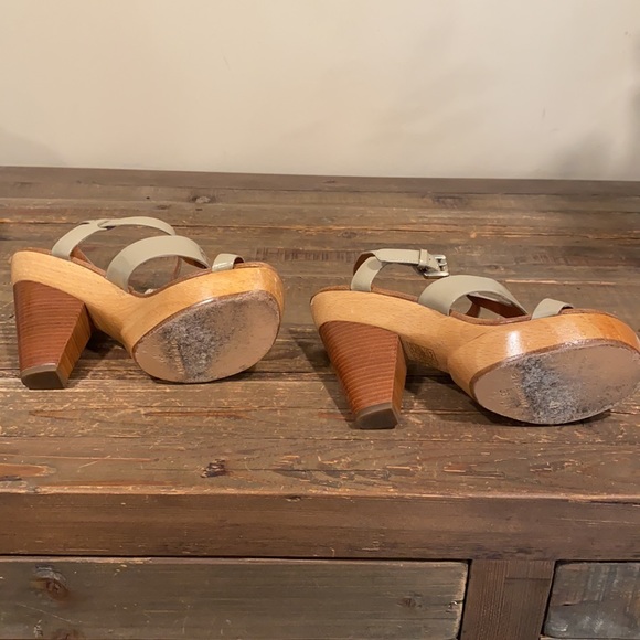 Givenchy Platform Sandal, size 6 - Picture 5 of 8